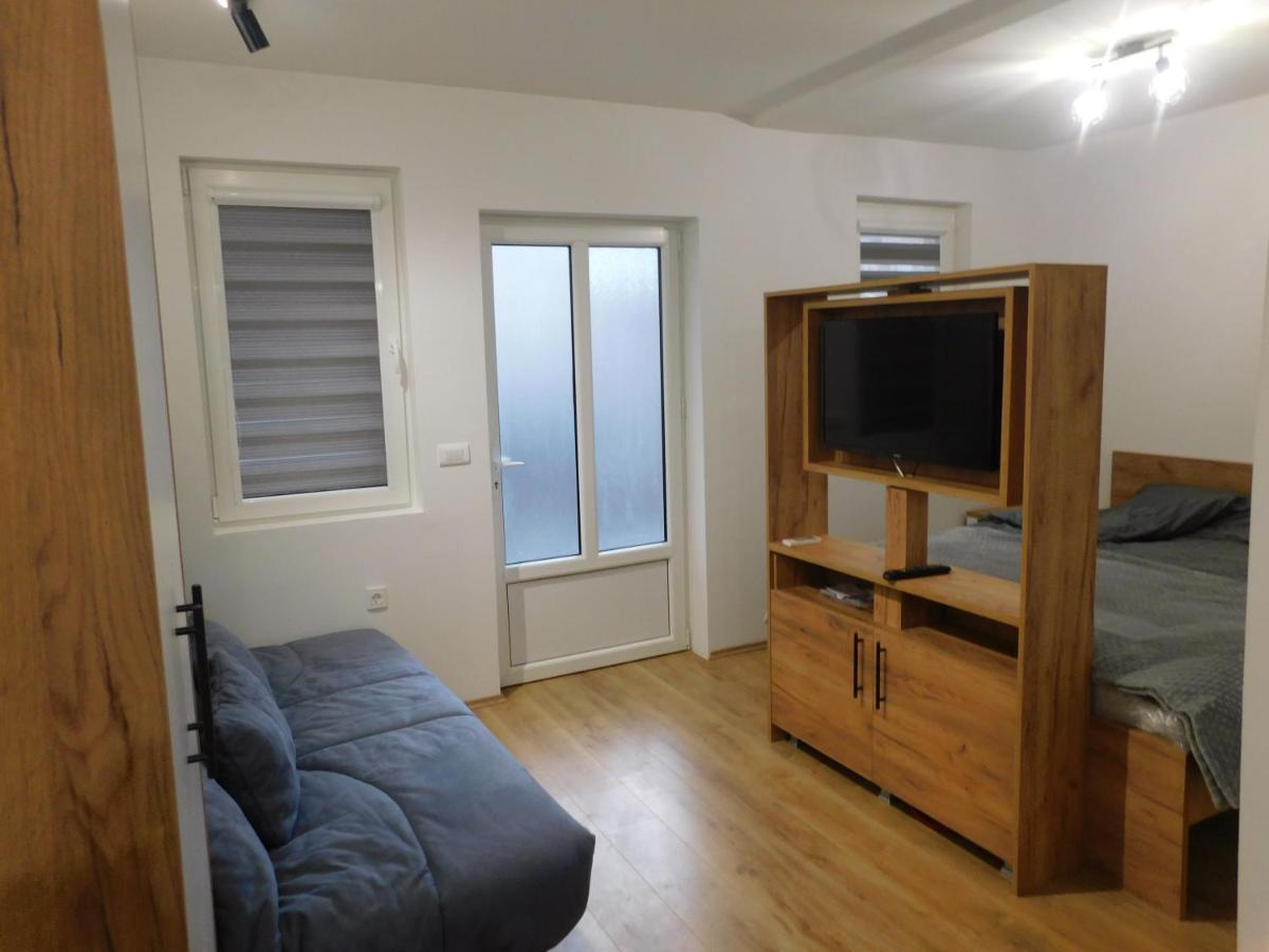אוהריד Apartments J&M מראה חיצוני תמונה