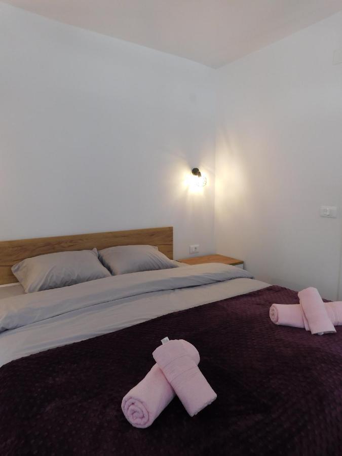 אוהריד Apartments J&M מראה חיצוני תמונה