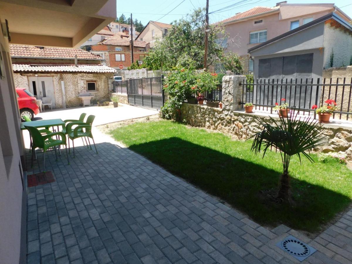 אוהריד Apartments J&M מראה חיצוני תמונה