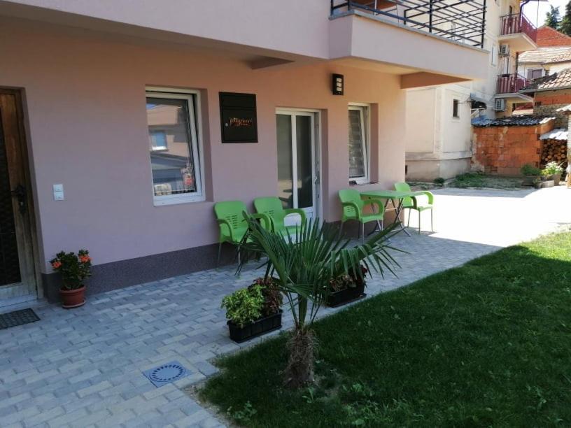 אוהריד Apartments J&M מראה חיצוני תמונה