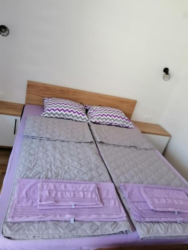 אוהריד Apartments J&M מראה חיצוני תמונה